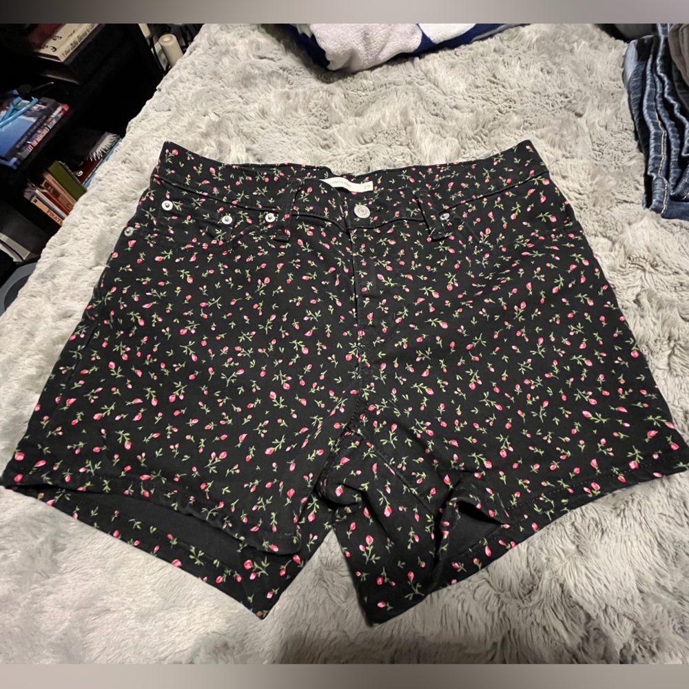Levi’s Floral Black Shorts